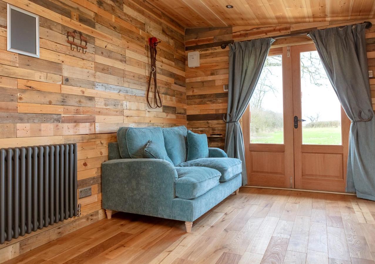 Hotel The Little Stable Corby Esterno foto