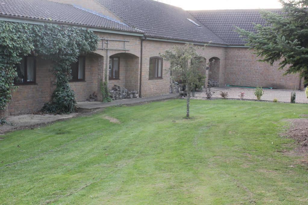 Hotel The Little Stable Corby Esterno foto